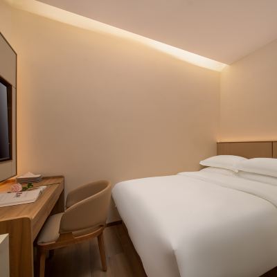 【靜謐舒眠】溫馨大床房·零壓床墊+新風系統 花城中心飯店（廣州體育中心林和西地鐵站店）優惠