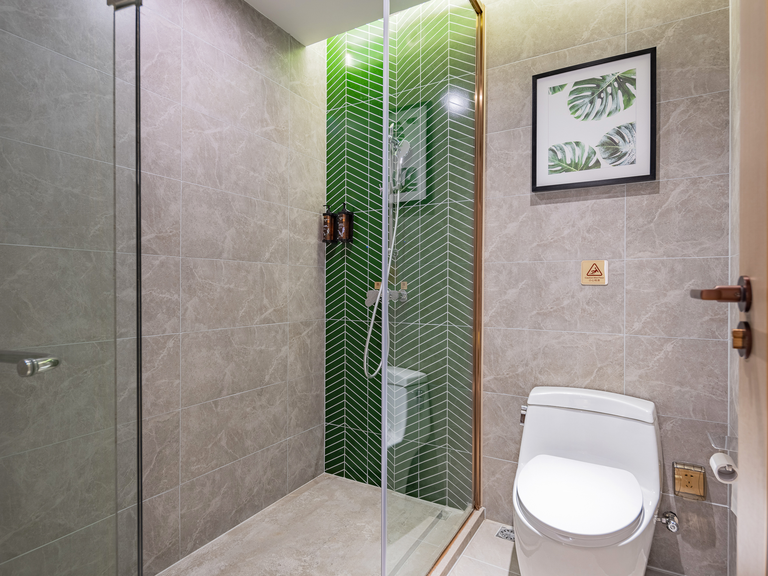 山景大床房（180°觀景.超大床）