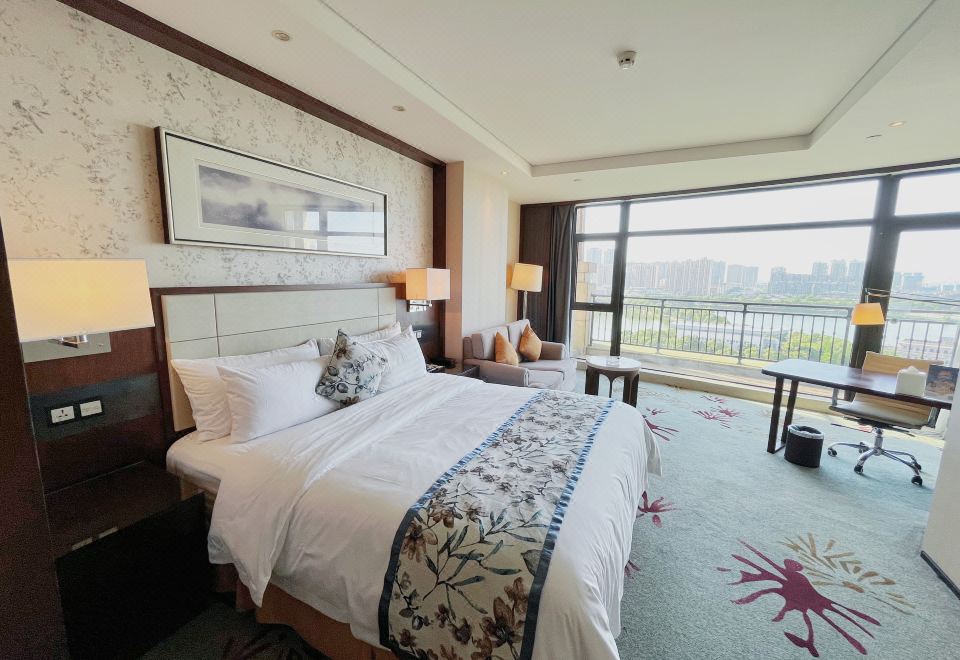 Queen Room With Balcony
