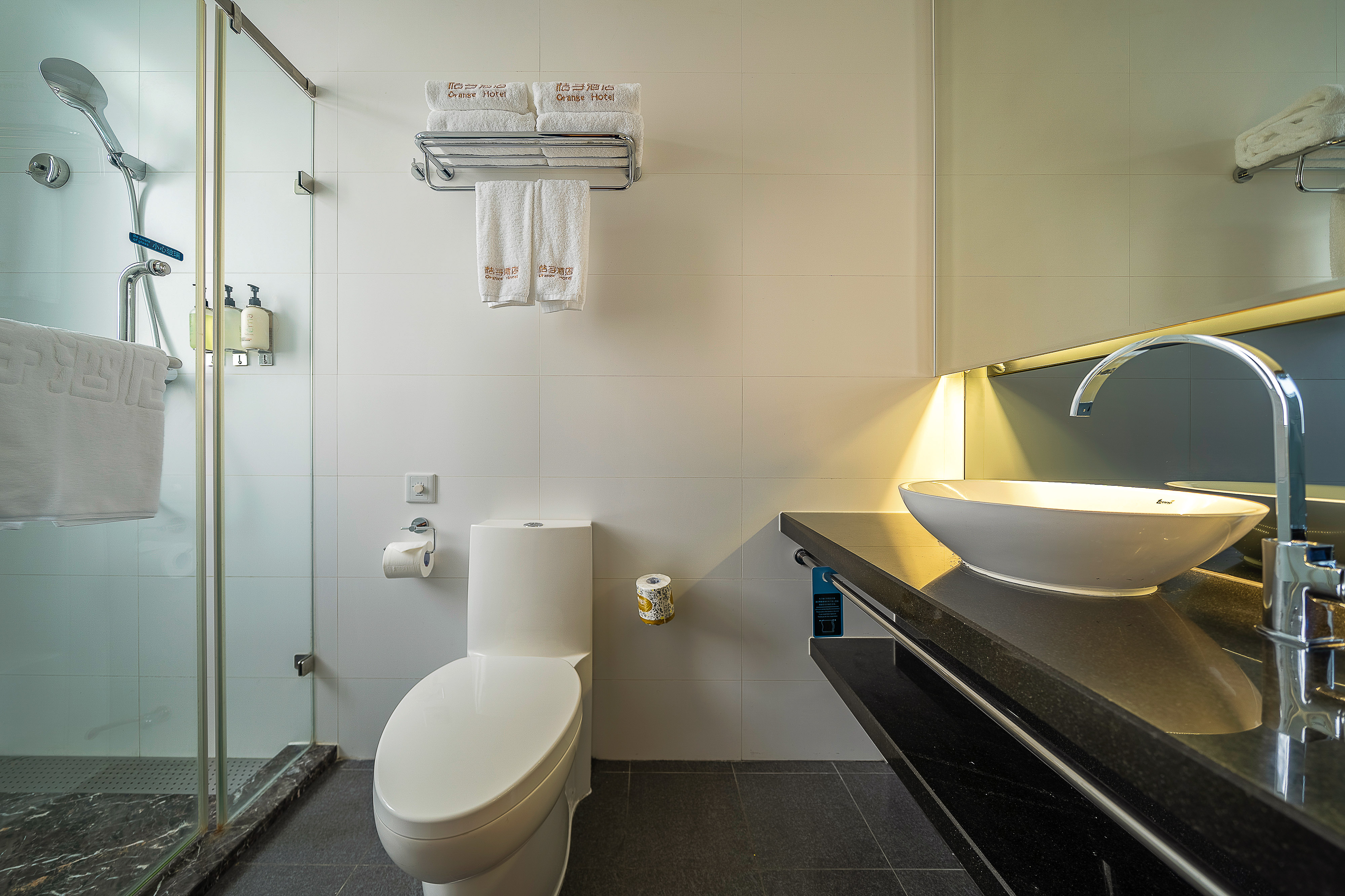 高级双床房（智能投屏+小冰箱）