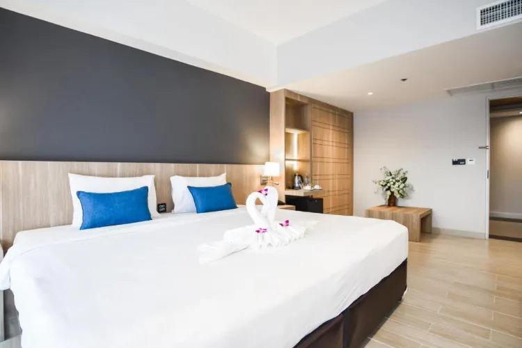 1 King Bed, Executive Suite, Non-Smoking