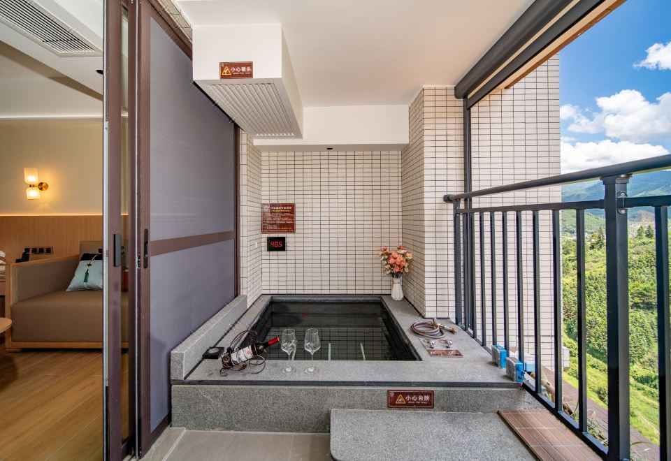 悦泉居温泉大床房I独立泡池