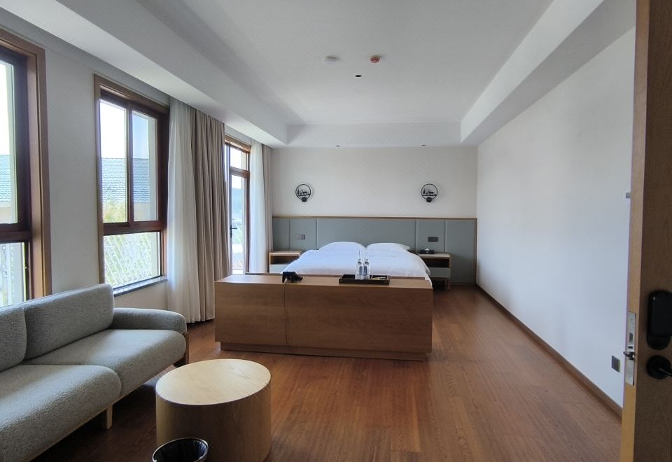 Panorama Room - Mountain-View