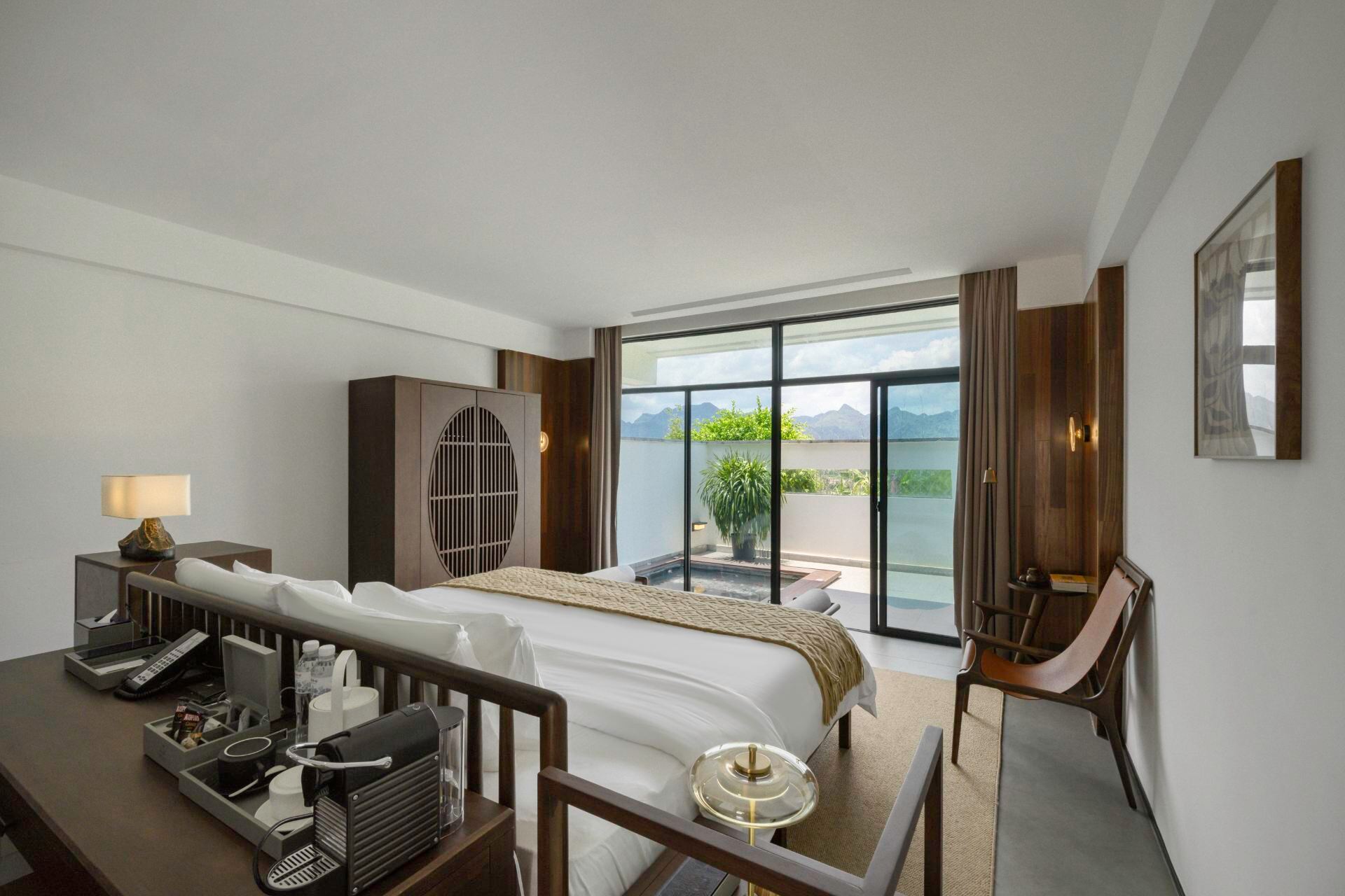 Guestroom - Garden-View