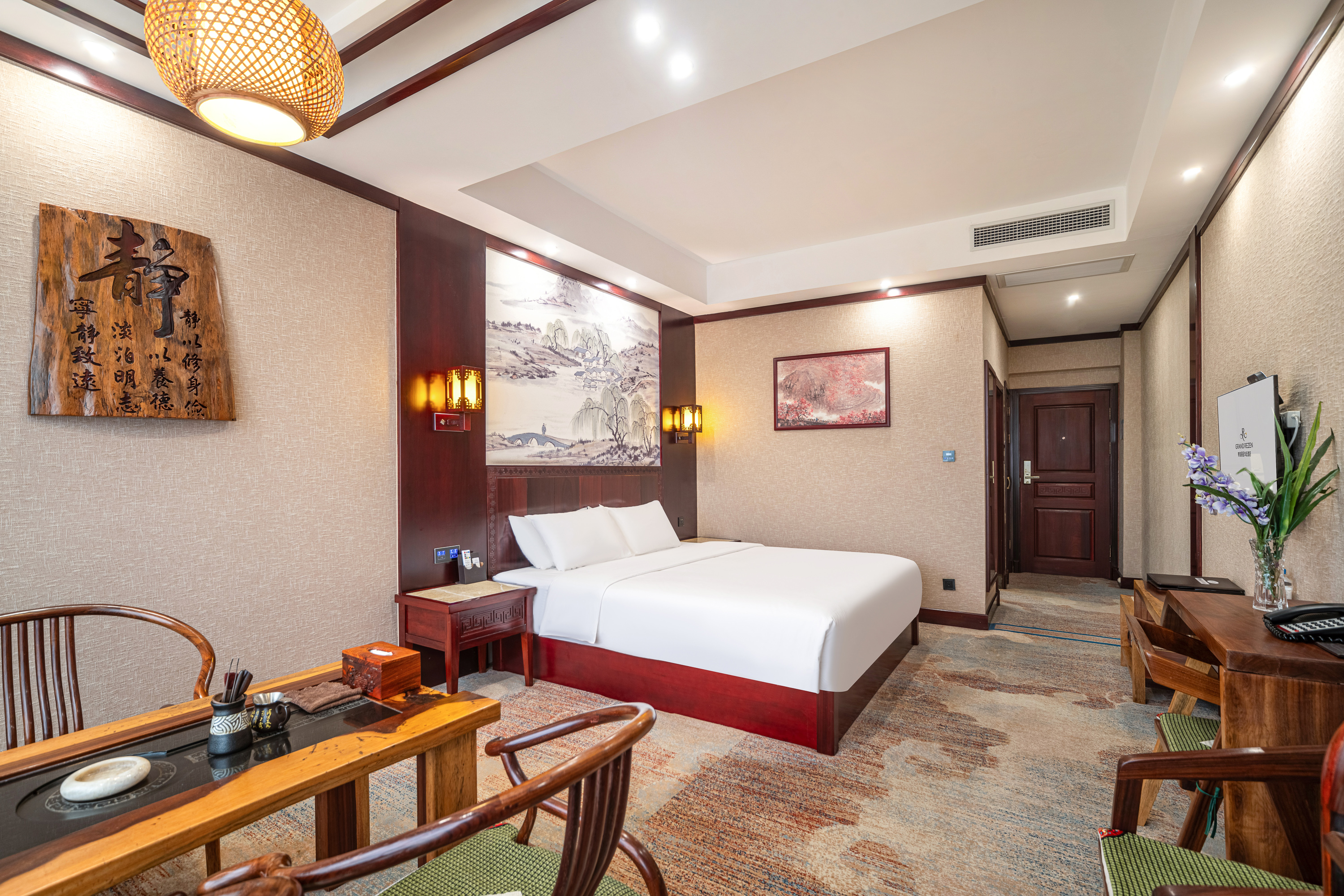 红檀木生态豪华大床房（特大床+独立茶台+洽谈办公）