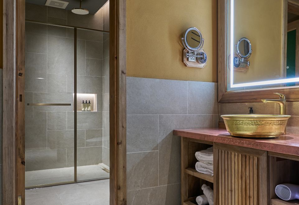 尊享豪華大床房