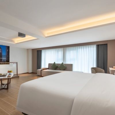 景觀影音大床房（地標景觀+巨幕投影） 深圳葵花飯店公寓優惠