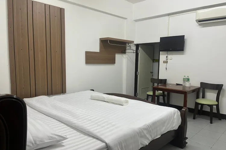 ห้องสแตนดาร์ด เตียงใหญ่ 1 เตียง