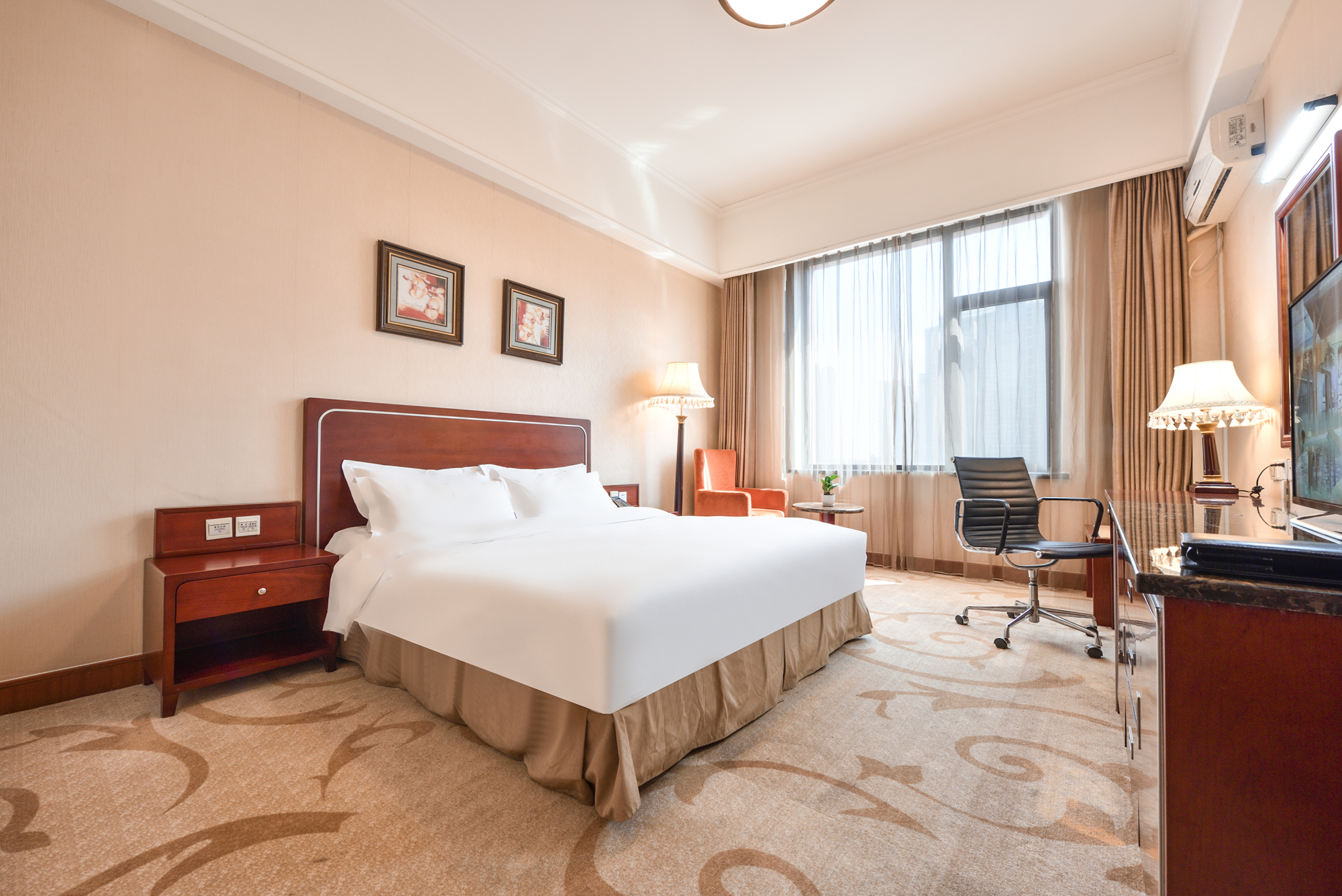 豪華大床房（小冰箱）