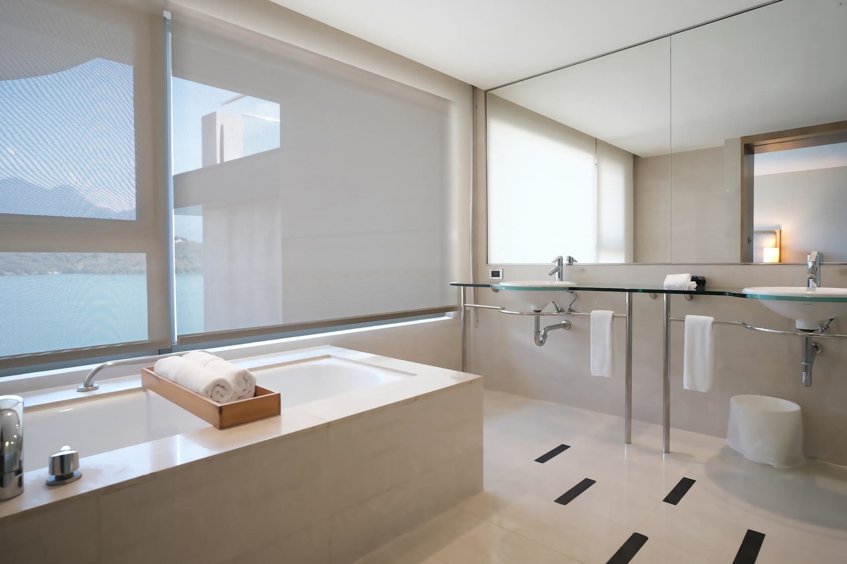 Hotel Del Lago沐滨套房