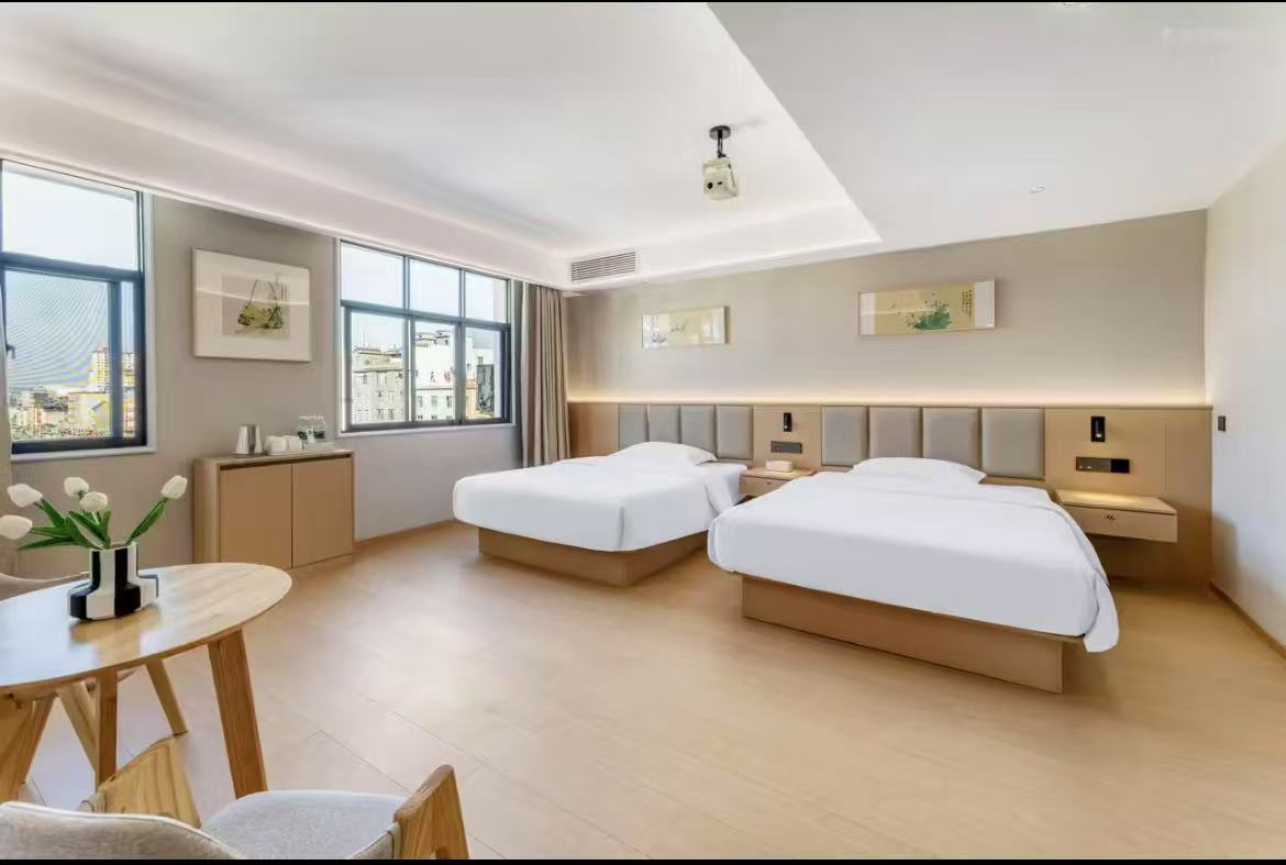 City|商旅观景三人间（一次性面巾|浴巾+智能客控）