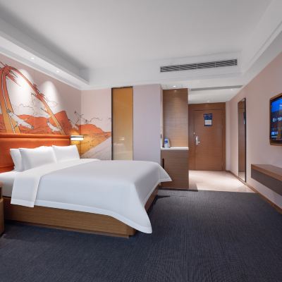 行政大床房-書桌+舒達床墊+小冰箱 麗呈和一飯店（鶴山廣場店）優惠