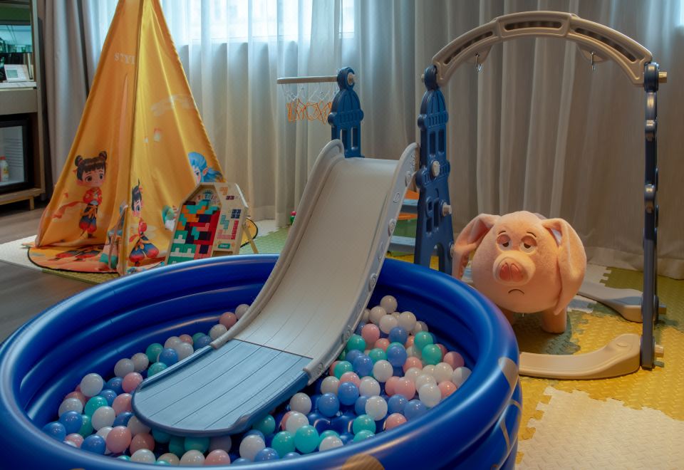 童趣亲子房-哪吒闹海（熊猫边床+小童专属配套）