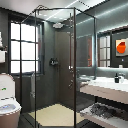 Cheerful Hotel(Hengdian World Studios branch) Отели в г. Донян