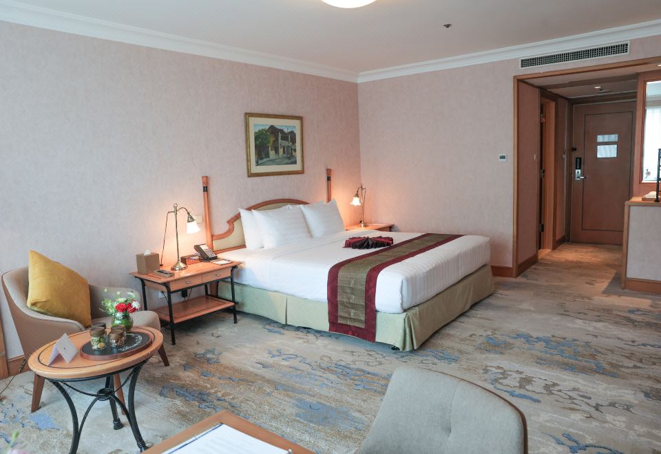 Deluxe King Room