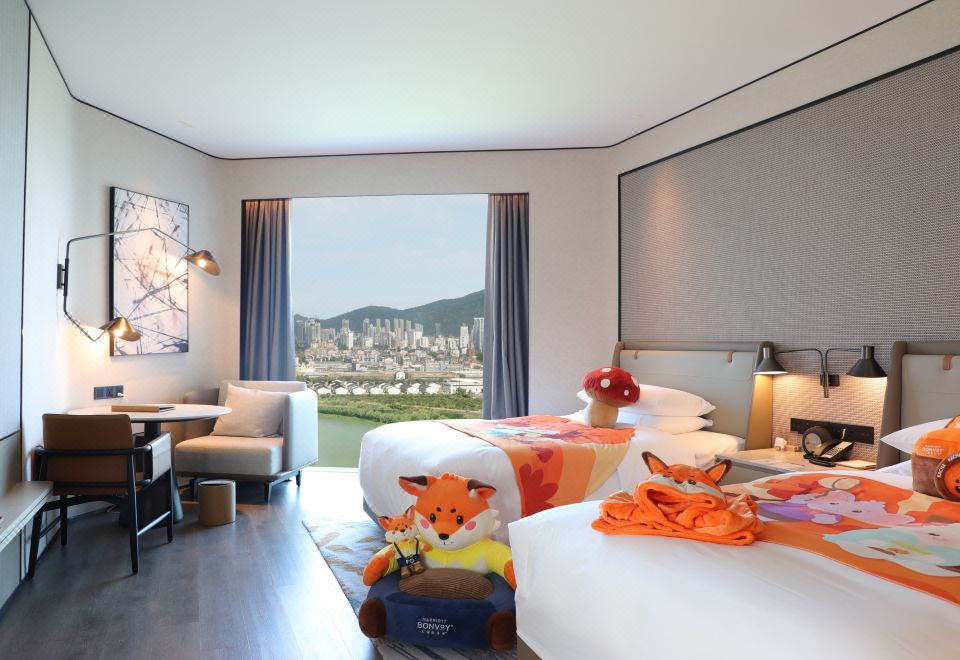Sheraton Taizhou HotelLuka's Field Journal Family Twin Room