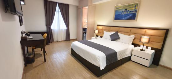 Hallmark Crown Hotel