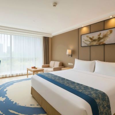 行政大床房【高級床品+商務會客+迷你冰箱+悅享城景】 廈門金日銀海藍戴斯飯店（機場店）優惠
