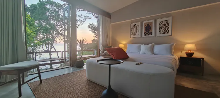 ห้องดีลักซ์วิวทะเลพร้อมระเบียง