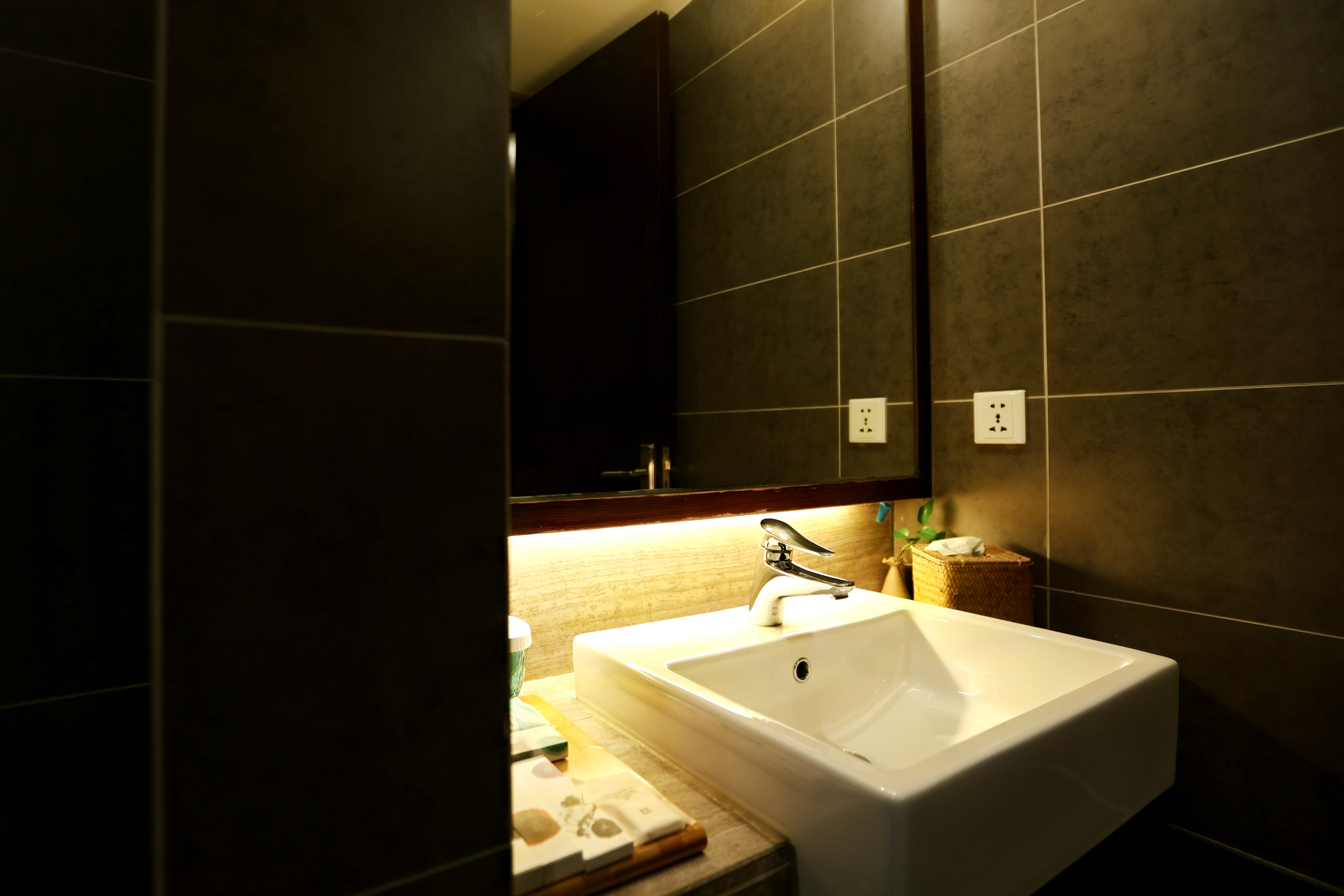 清净禅眠房（舒适宽床＋顶喷花洒＋智能电视投屏）