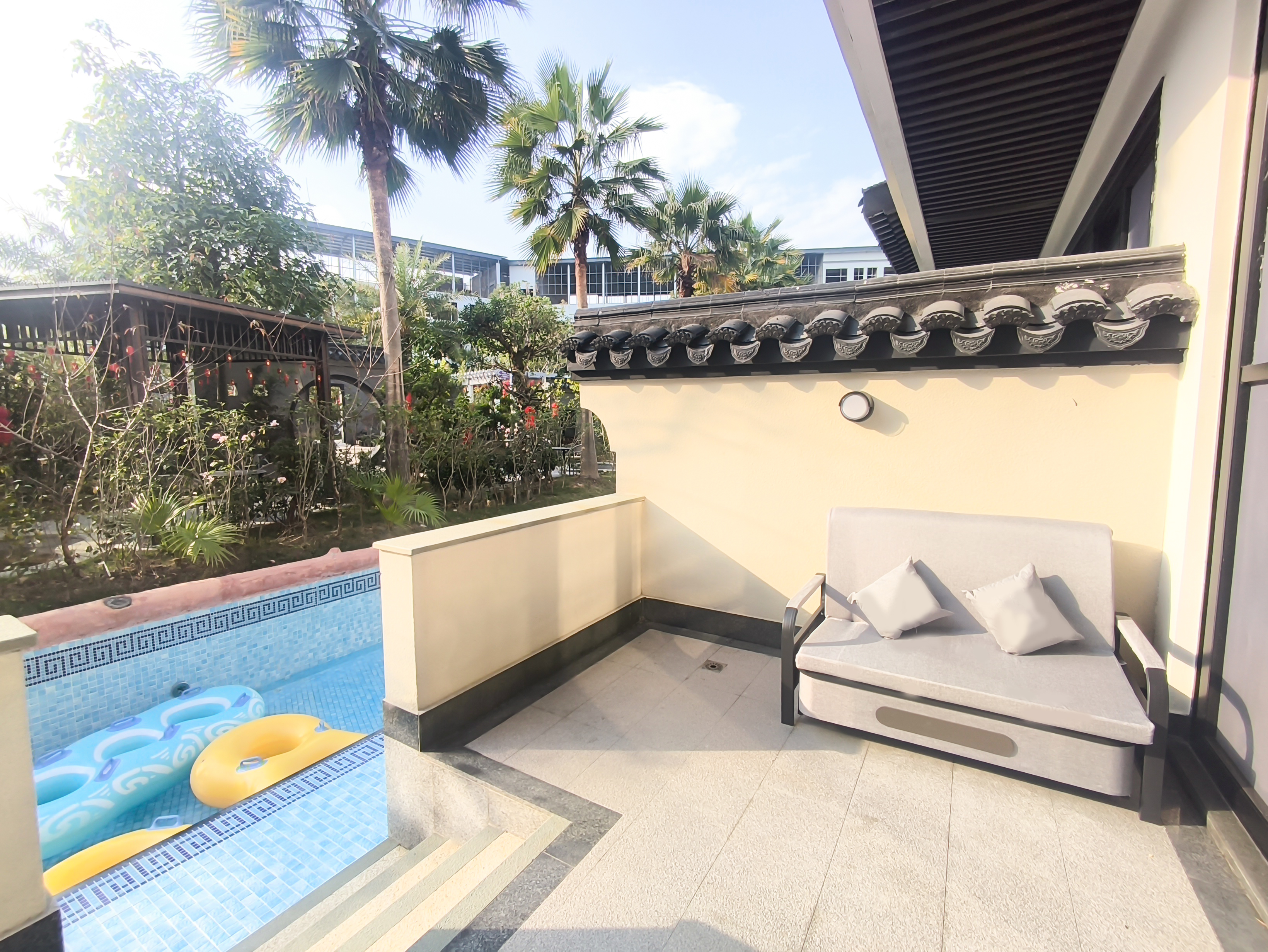 池畔親水溫泉套房二房一廳（獨立泡池）