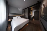 MOOD SHIFT HOTEL Отели в г. 
