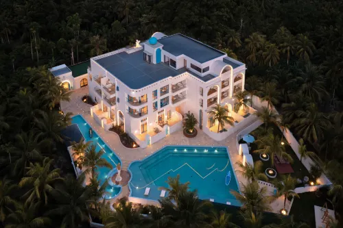 Weinaxi · Venus Dreamland Manor (Wanning Shimei Bay Island Ring Tourist Highway)