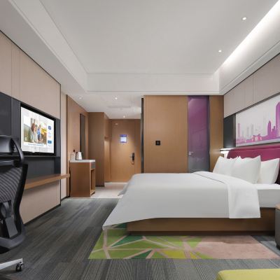 高級大床房（美國舒達床墊+移動書桌） 深圳龍華清湖希爾頓歡朋飯店優惠