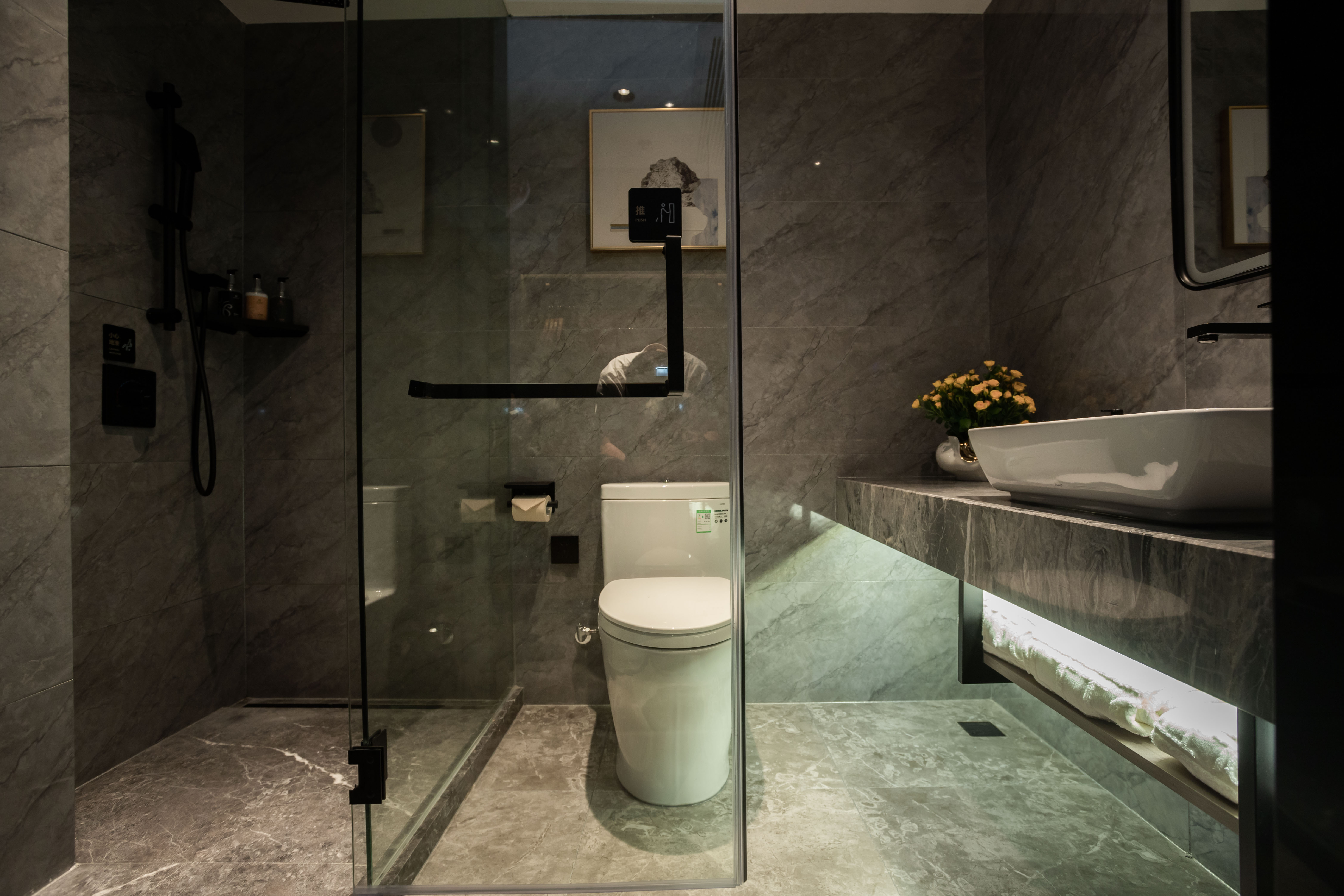 豪華雙床房（采光充足+長沙發+衞浴分區）