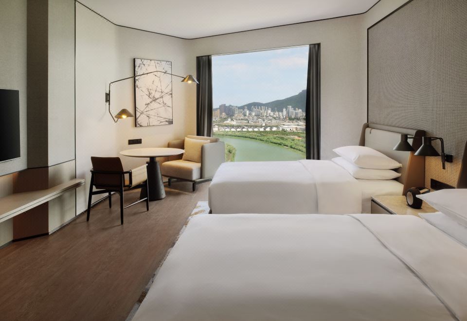 豪華江景雙床房