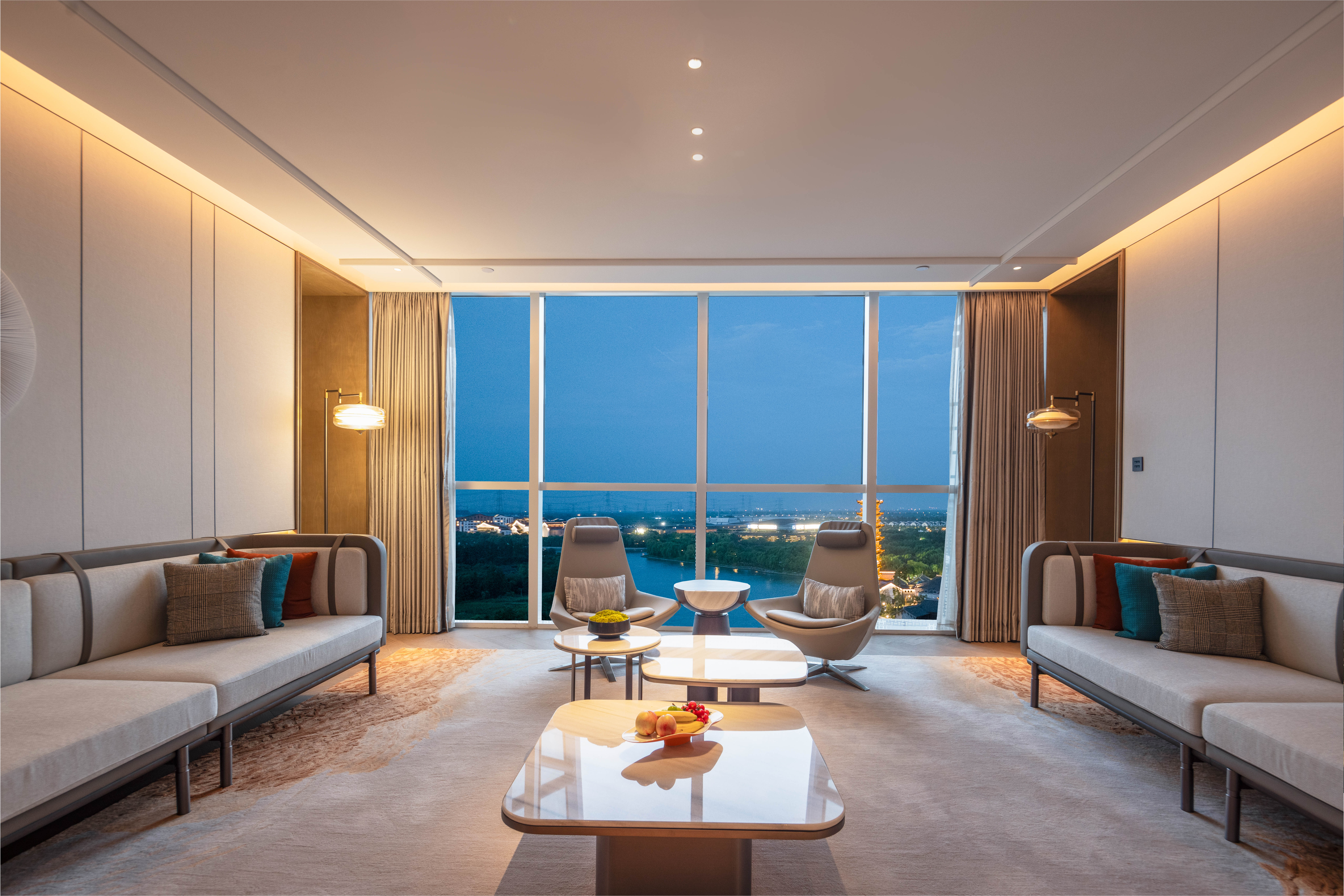 豪华景观家庭房