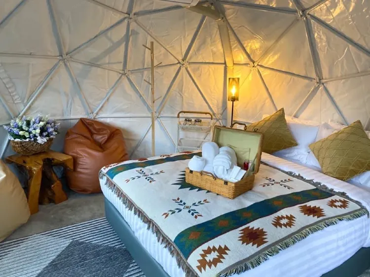Glamping Dome with Outdoor Bathtub