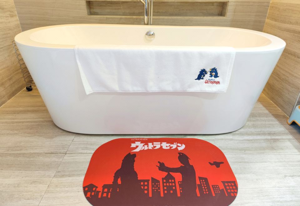 奥特曼主题LOFT套房（观景阳台+浴缸+帐篷）