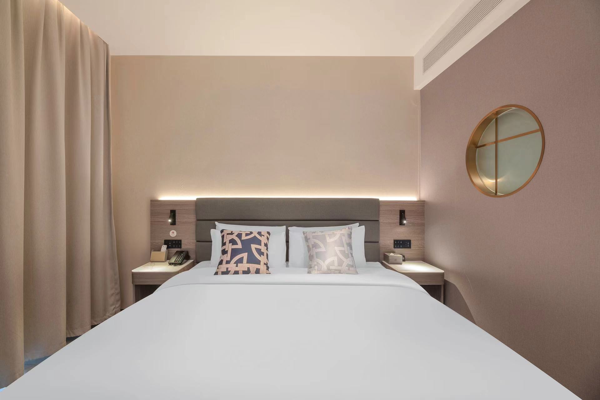 丽兹大床房（可投屏+智能镜）