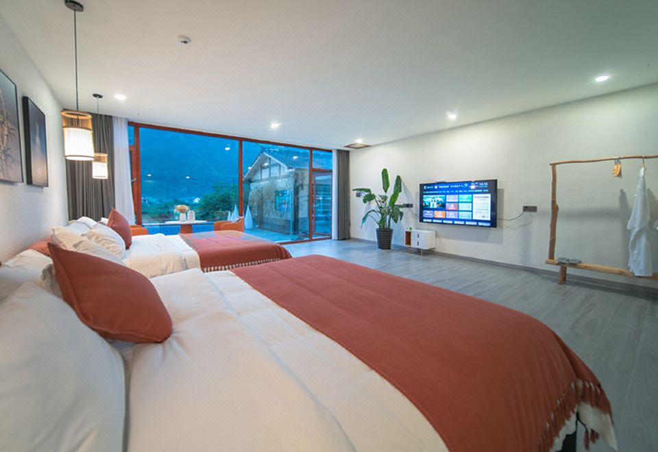 山禾半?180°观山家庭大双床房丨超大观景落地窗