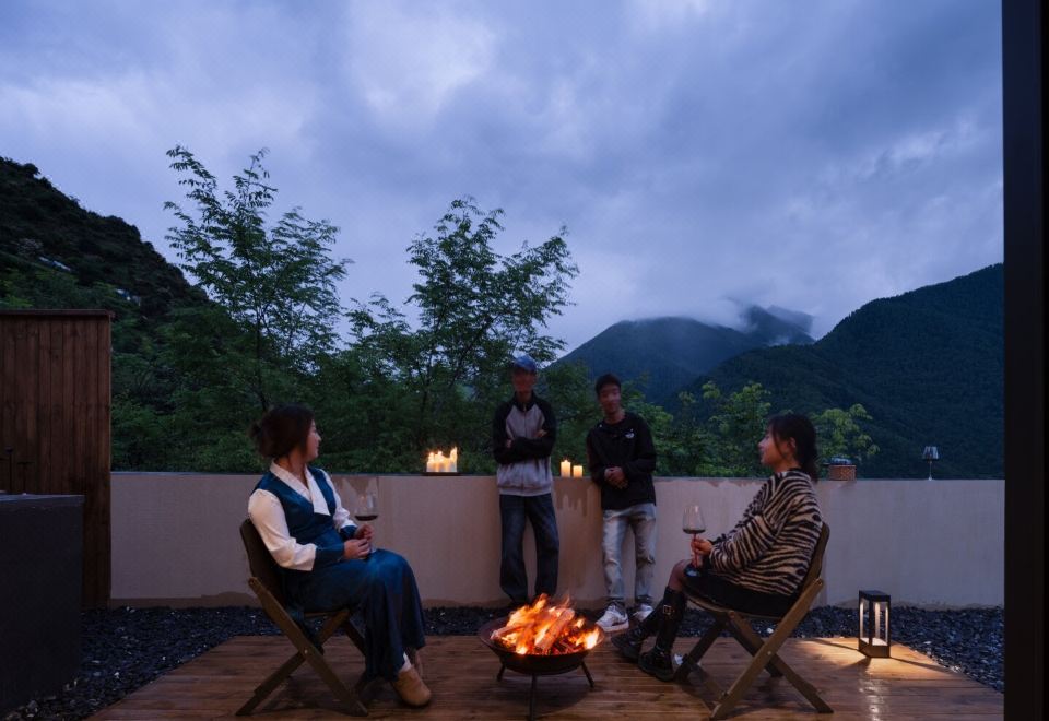 露天私湯觀景露台大床房（私人露台 ·湯池 ·360°落地窗觀景 ·全屋水暖 ·空調 ·製氧機 ·智能家居 ·智能馬桶）