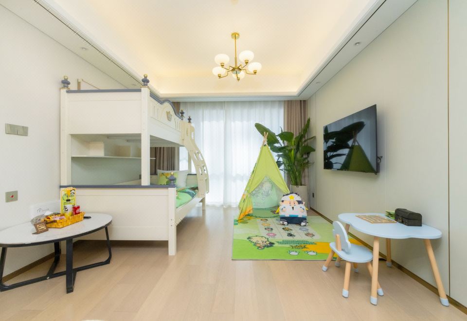 凹凸世界親子露臺家庭房