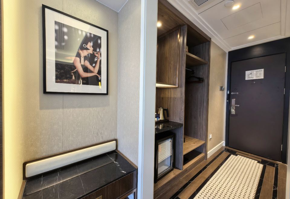 風雅大床房（空氣凈化器+乳膠枕頭+智能燈控）