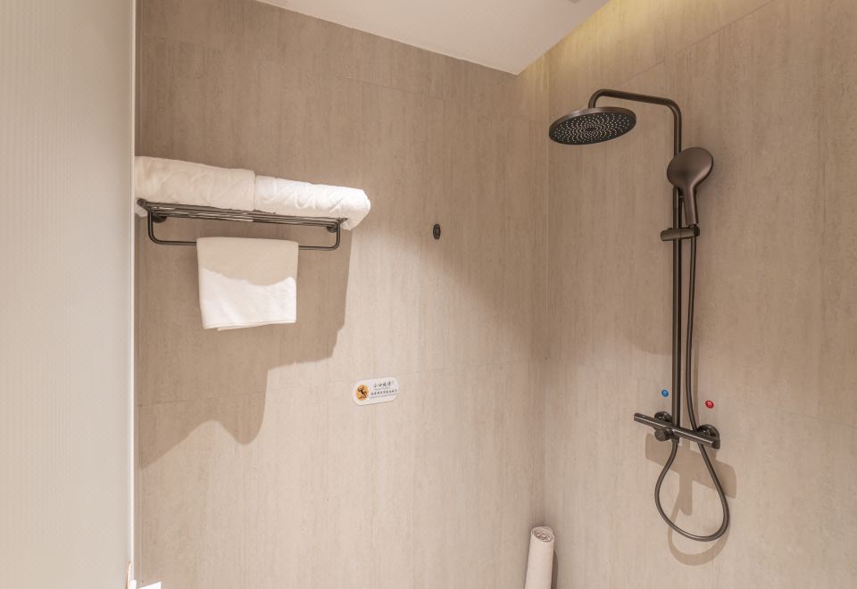 童趣湖景家庭房【大床+上下铺+小童玩具】