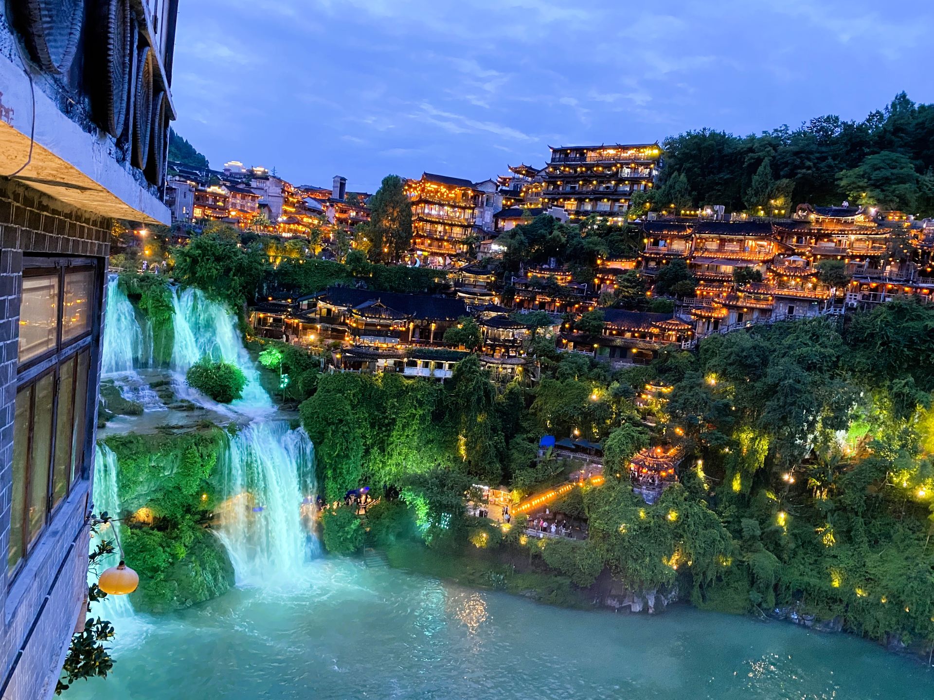 禧粵·臨瀑180度江景客棧（芙蓉鎮景區大瀑布店） - 2026 永順人氣酒店