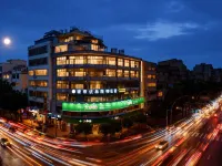 City Premium Hotel (Luoding Bus Station) Các khách sạn ở La Định