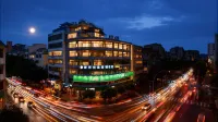 City Premium Hotel (Luoding Bus Station)