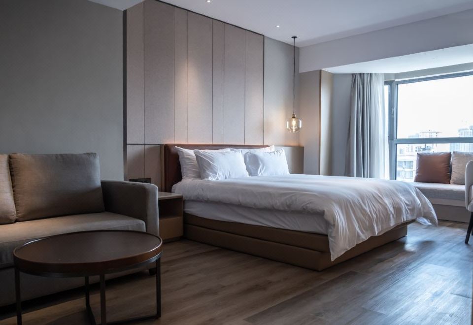 豪華房大床梳化床