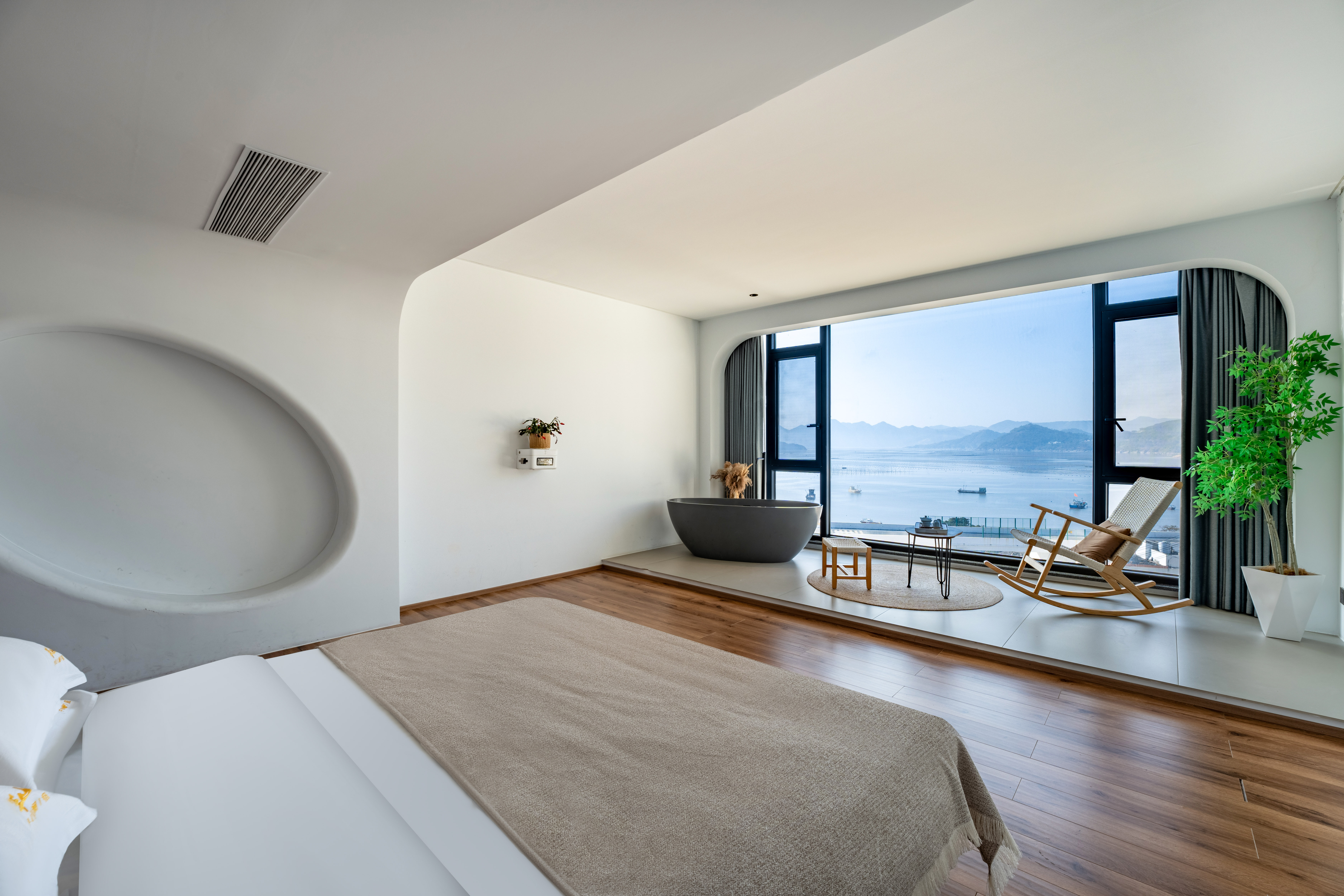 Floral Hotel·Xiapu Mid Mountain Lansu Hotel (Sansha Dongbi Store)悦己-180°海景浴缸日落房（梳化床+办公桌+窗外好景）