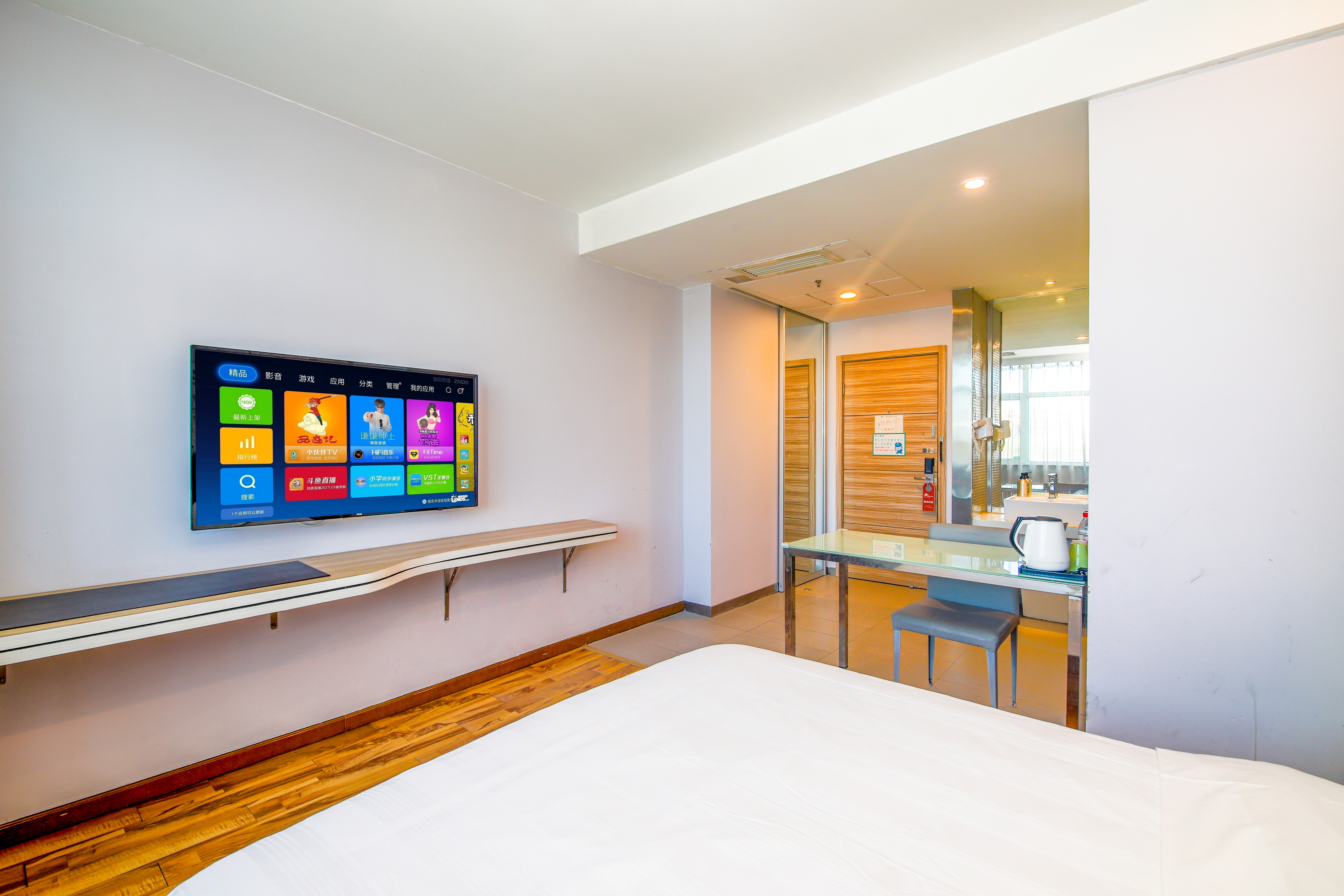 商务阳光大床房（独立空调+席梦思床垫+羽绒枕+羽绒被）