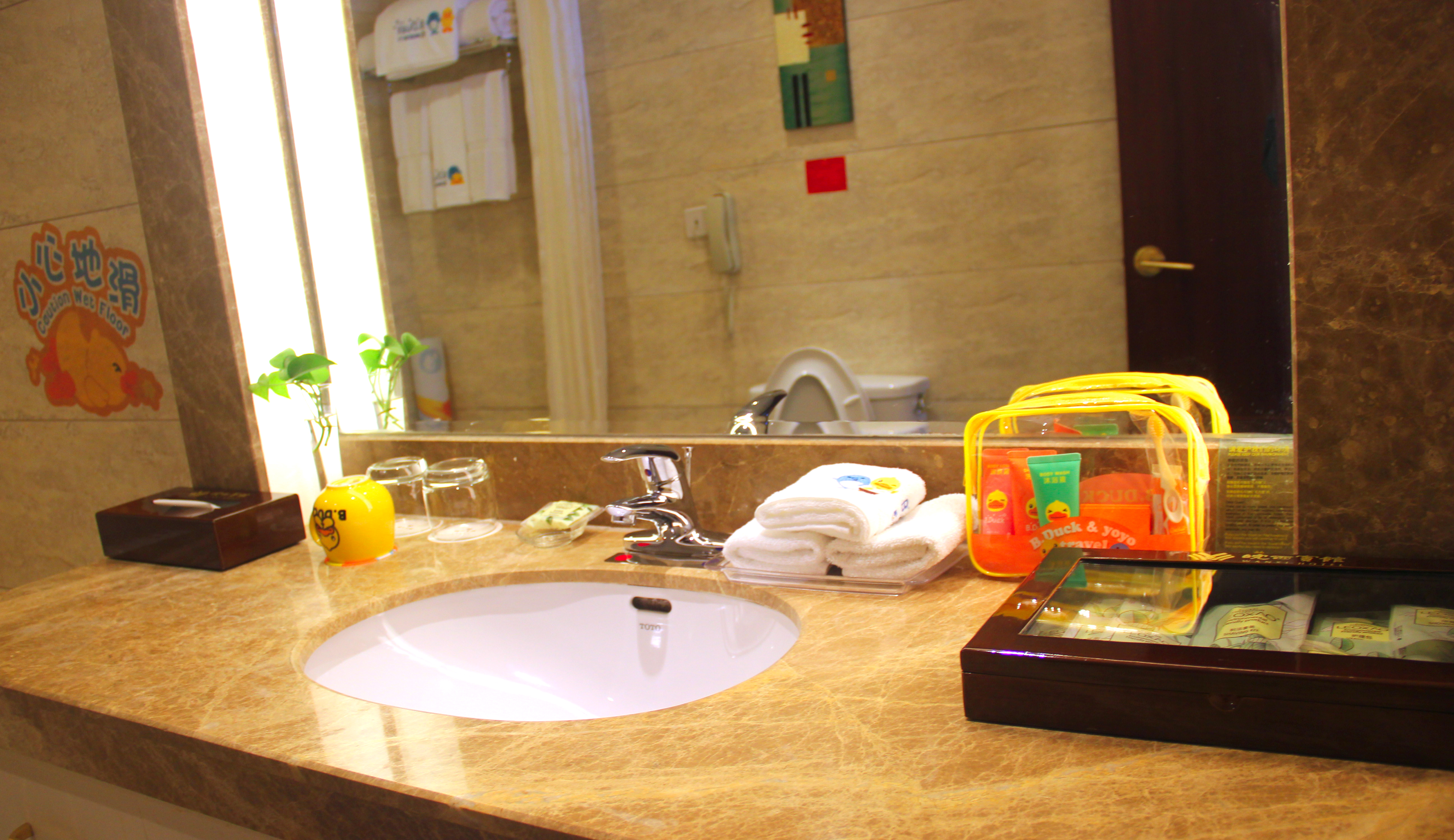 小黄鸭主题亲子套房