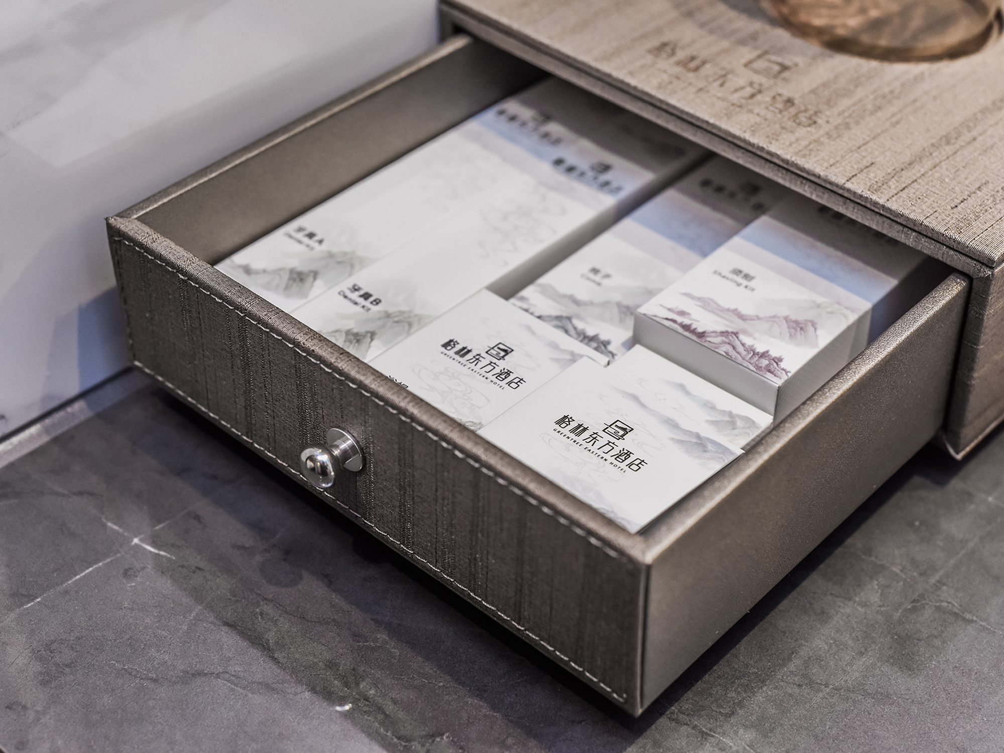 豪华三床房（落地窗+休闲时光）