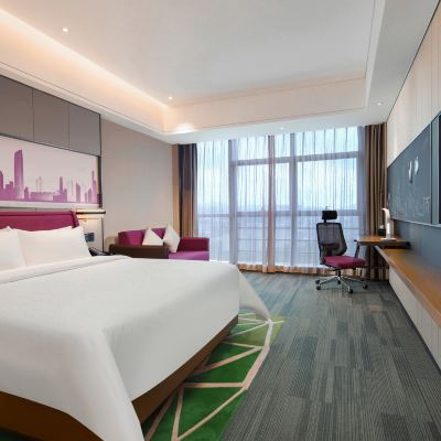 豪華大床房（配親子梳化床+美國舒達床墊） 深圳龍華清湖希爾頓歡朋飯店優惠