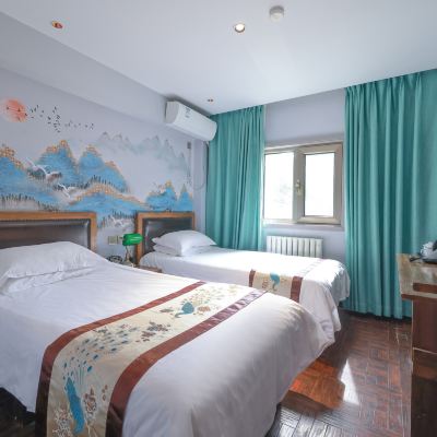 溫馨家庭房（手機投屏+零壓床墊） 秦府飯店（北京鼓樓後海店）優惠