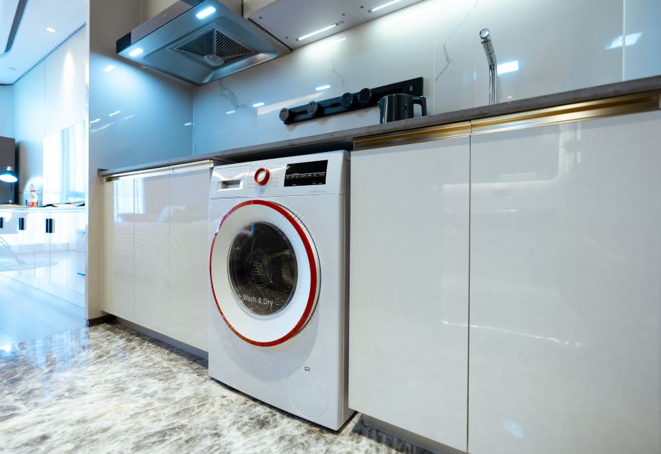 舒適大床房（博世洗衣機│唯寶智能衞浴│高儀化粧鏡）